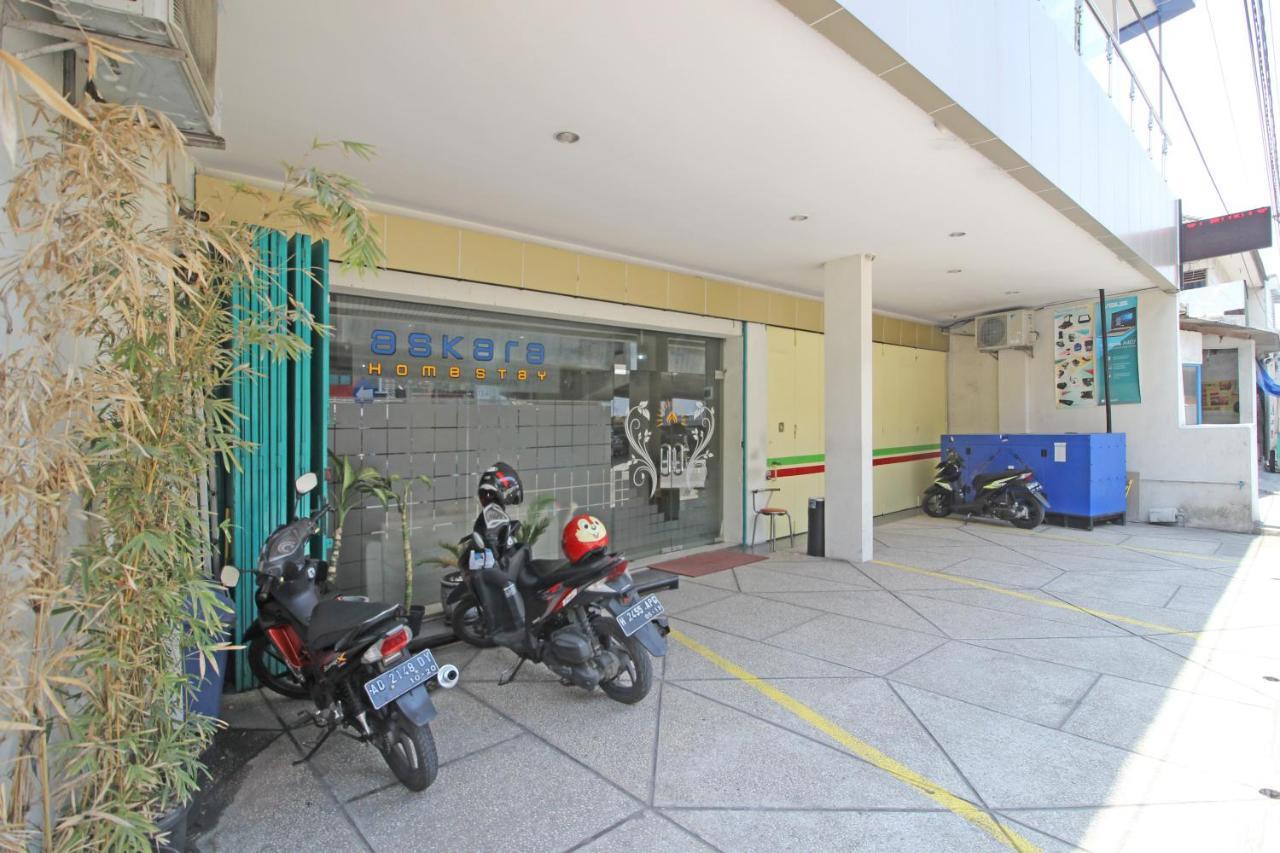 Reddoorz Near Uns Solo Hotel ภายนอก รูปภาพ