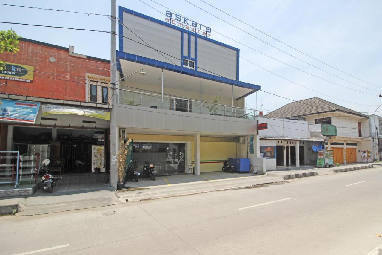 Reddoorz Near Uns Solo Hotel ภายนอก รูปภาพ